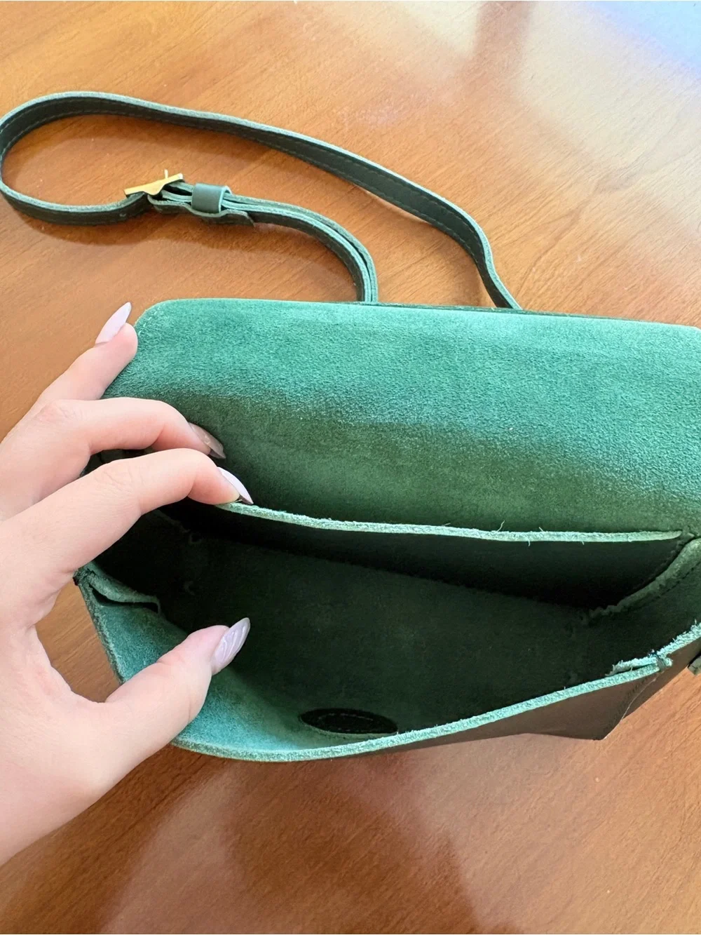 Portland Leather Metro Crossbody Bag in Emerald Green - Picture 6 of 7